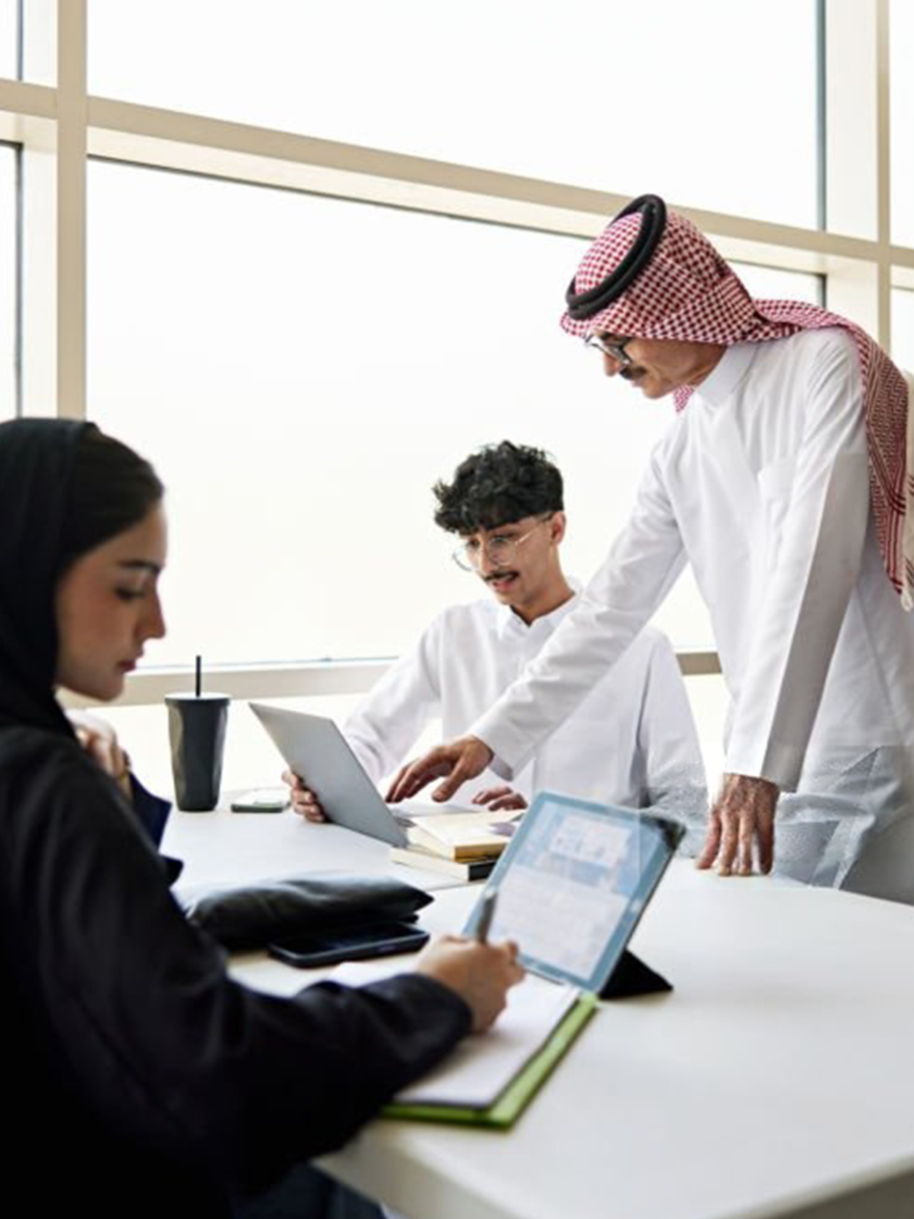 Partner-history-man white shi